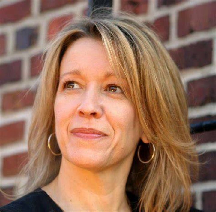 Picture of Linda Emond