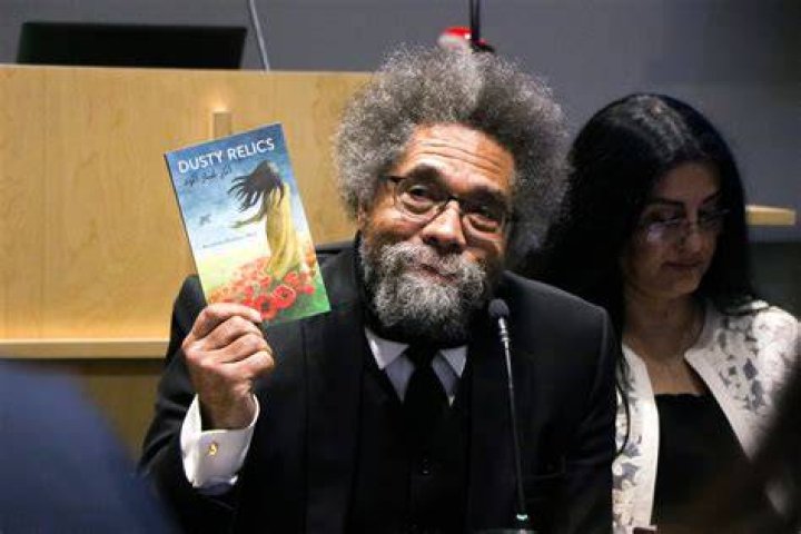 Professor Annahita Mahdavi West reads book of poems at PCC LBCC