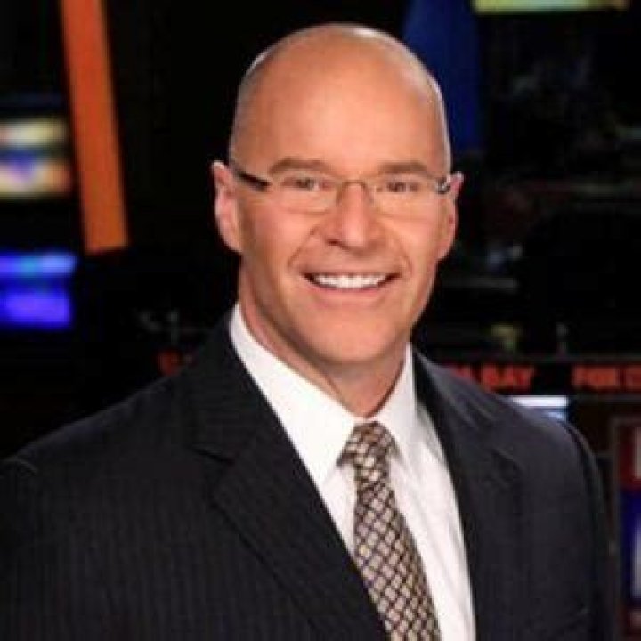 Russell Rhodes Bio, Age, Fox 13 News, Family, Husband, Salary , Twitter