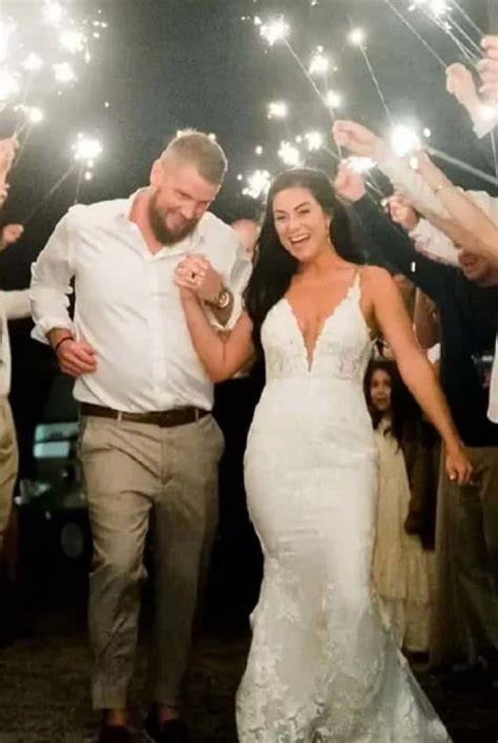 Samantha Miller and Aric Hutchinson GoFundMe crosses 400k after