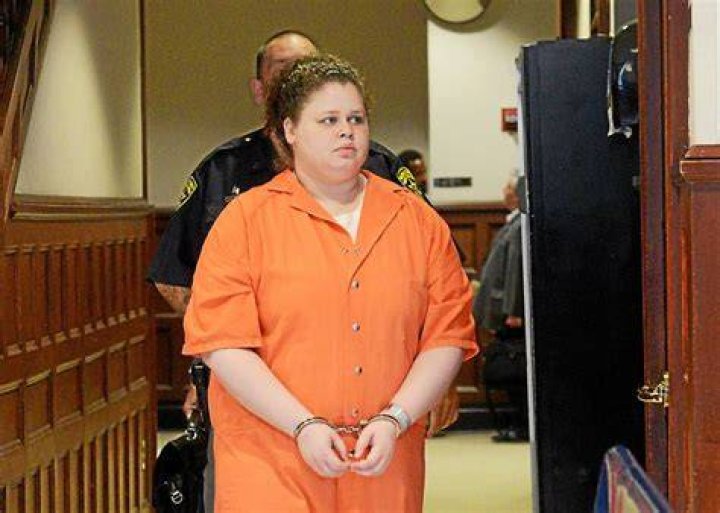Sarra Gilbert sentenced to 25 years to life in prison in stabbing death