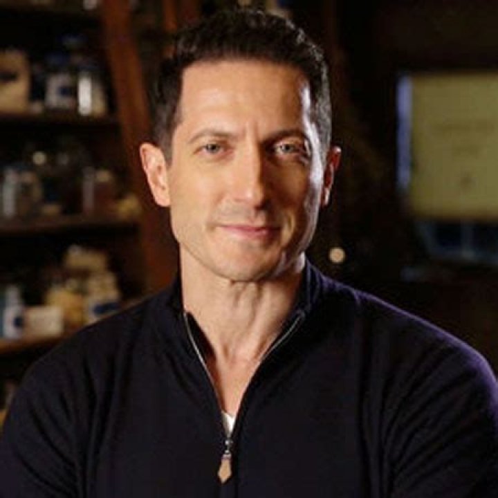 Sasha Roiz Biography, Bio, Grimm, Dating,