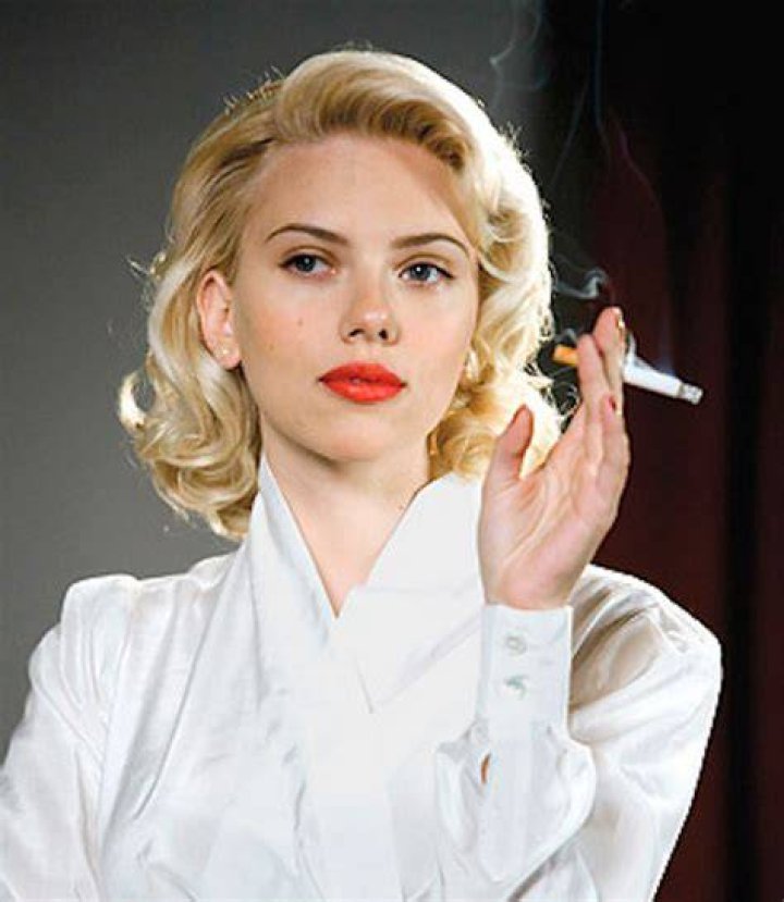 Scarlett Johansson Smoking Scarlett Johansson Smoking, Scarlet