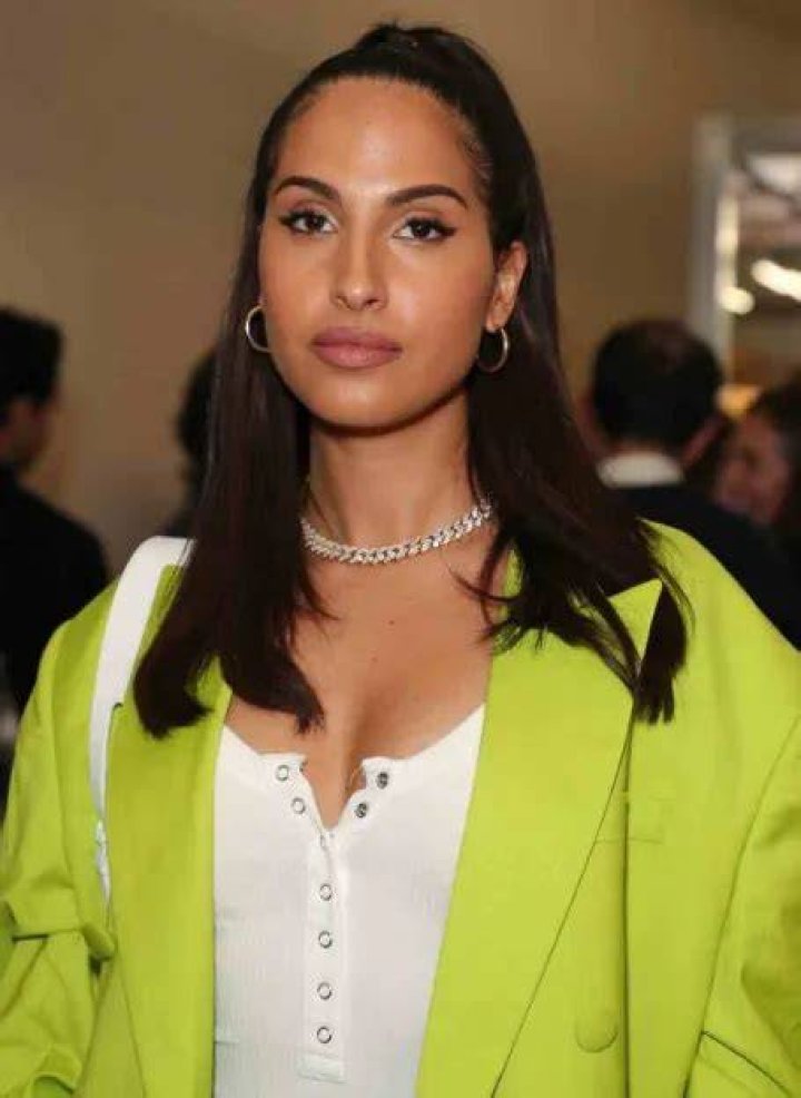 Snoh Aalegra Net Worth 2020, Songs, Husband, Bio & Wiki, Age, Height
