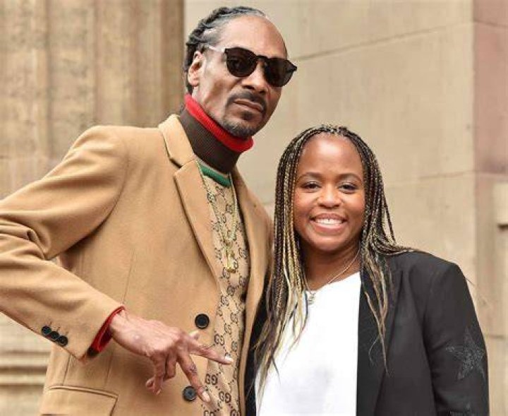 Snoop Dogg and his wife Shante Broadus, 25 years later. 9GAG