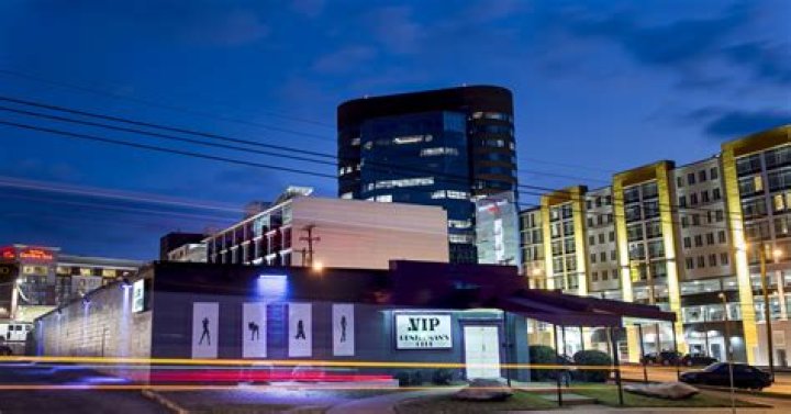 Strip clubs fade in booming Nashville