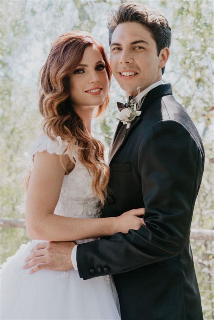 Sydney Sierota and husband Cameron Quiseng