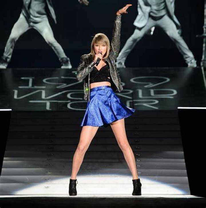 TAYLOR SWIFT Performs at 1989 World Tour Concert in London HawtCelebs