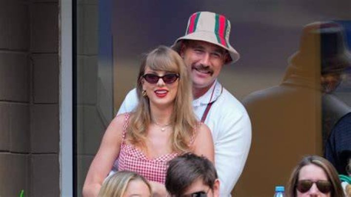 Taylor Swift's Dad Reportedly Deletes Facebook Account After Fans