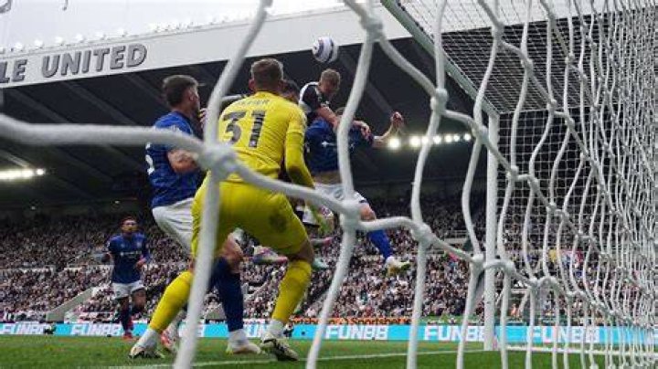 Unusual accolade given to United's heroic tabletop keeper Manchester