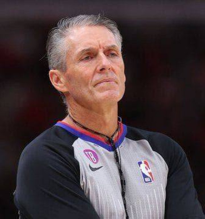 What is LeBron's playoff record with Scott Foster? ·
