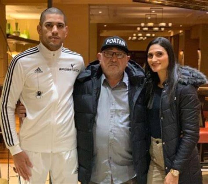 Who are Alex Pereira's Parents?