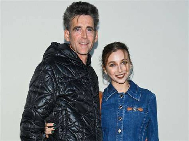 Who are Emma Chamberlains Parents? Emma Chamberlain Biography, Parents Name and More |