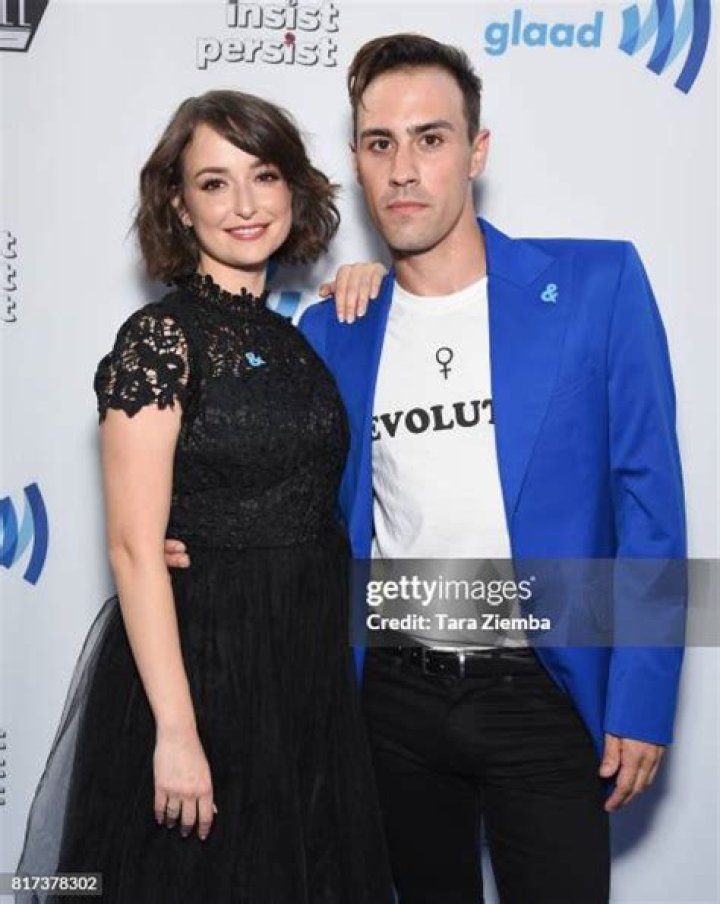 Who Is Milana Vayntrub Husband Or Is She Dating a Boyfriend? Details