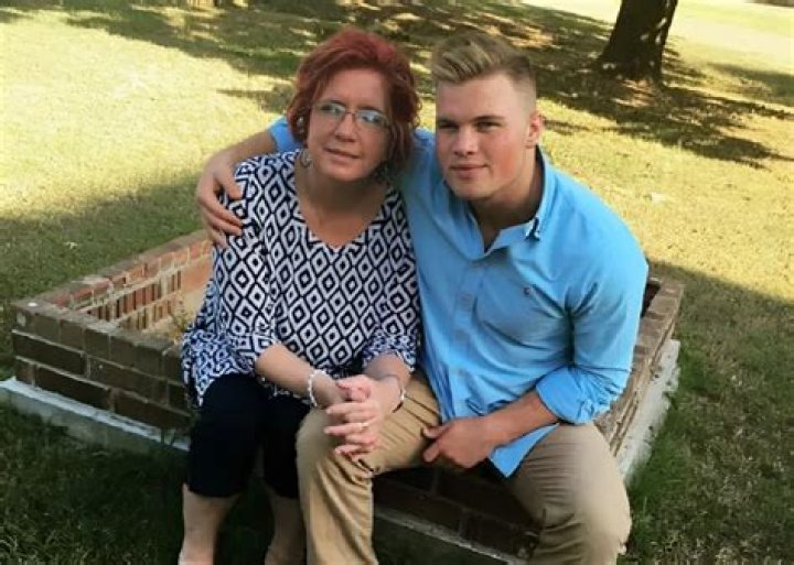 Zach Bryan Sister Mackenzie Bryan Brother And Parents Ethnicity ·
